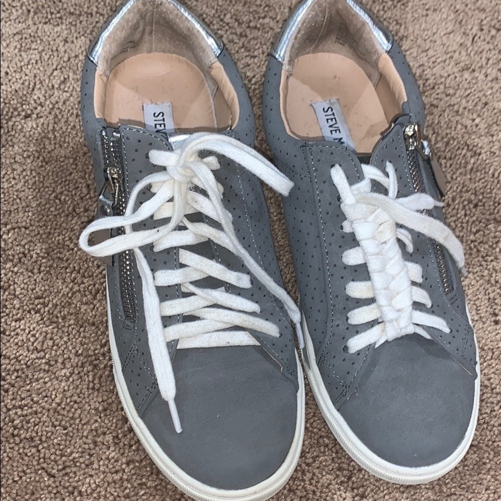 STEVE MADDEN STAR ZIPPER SNEAKERS